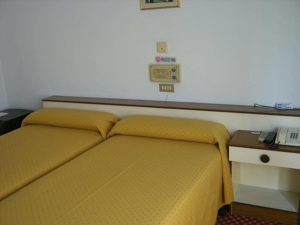 Hotel Puente De Los Santos ตาเปีย เด กาซาเรียโก ภายนอก รูปภาพ
